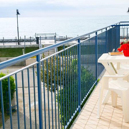 Residence Cristallo Caorle Bagian luar foto