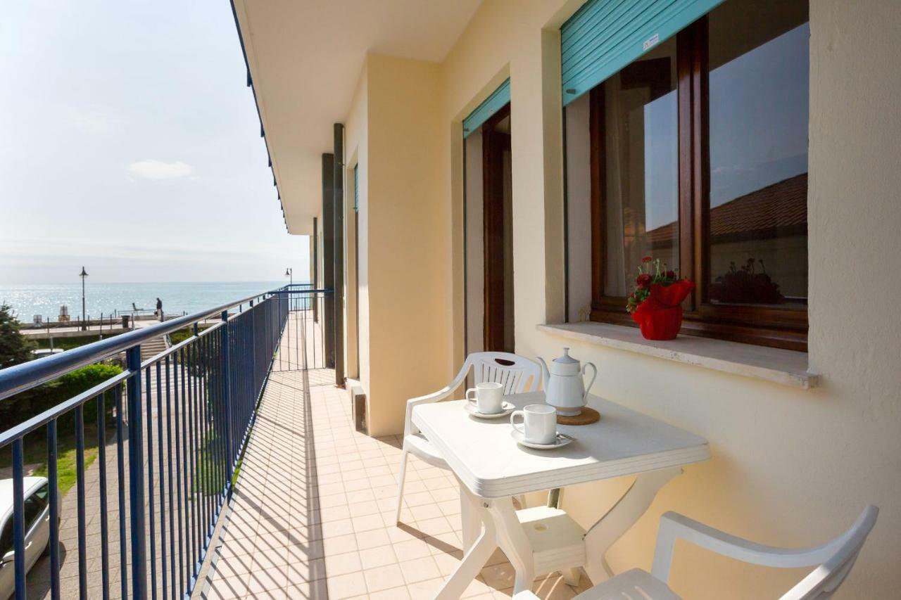 Residence Cristallo Caorle Bagian luar foto