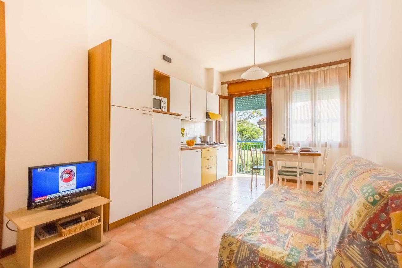 Residence Cristallo Caorle Bagian luar foto