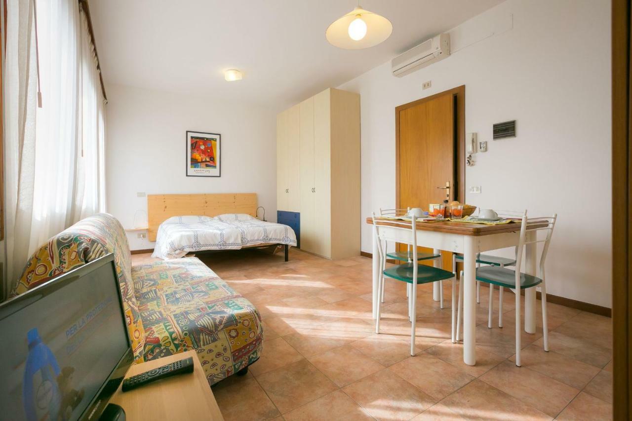 Residence Cristallo Caorle Bagian luar foto